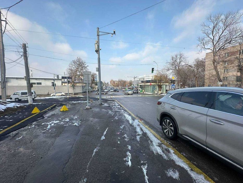 Продаётся дом с коммерческими помещениями у дороги . Уч тепа, Изза