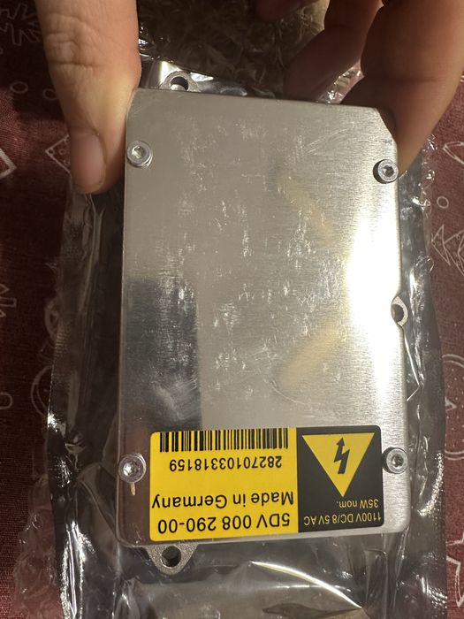 Чисто нови баласти за фарове 5DV00829000 w211