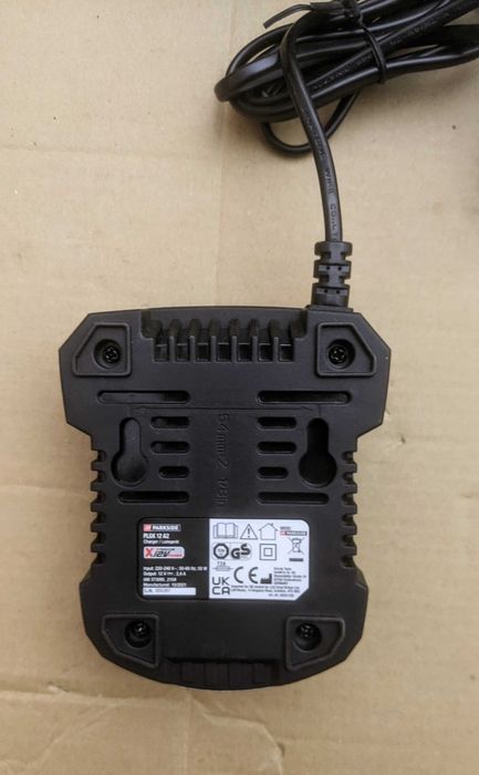 12V Зарядна станция Parkside Зарядно за 12 волтова машина парксайт