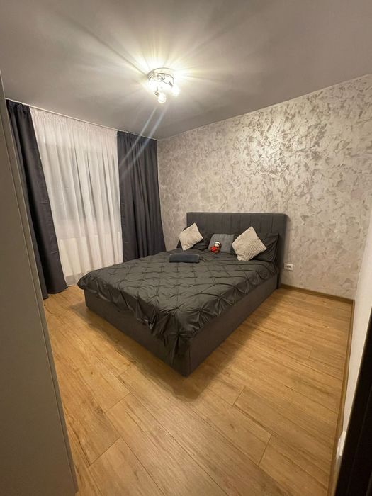 Apartament 4 camere, etaj 4/4, Malu roșu