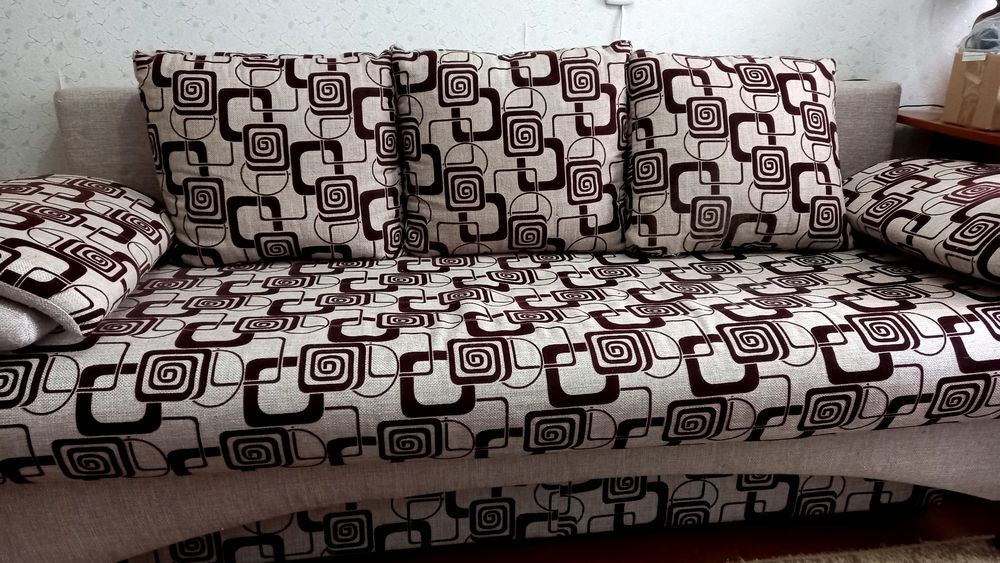 Продам диван в хорошем состоянии