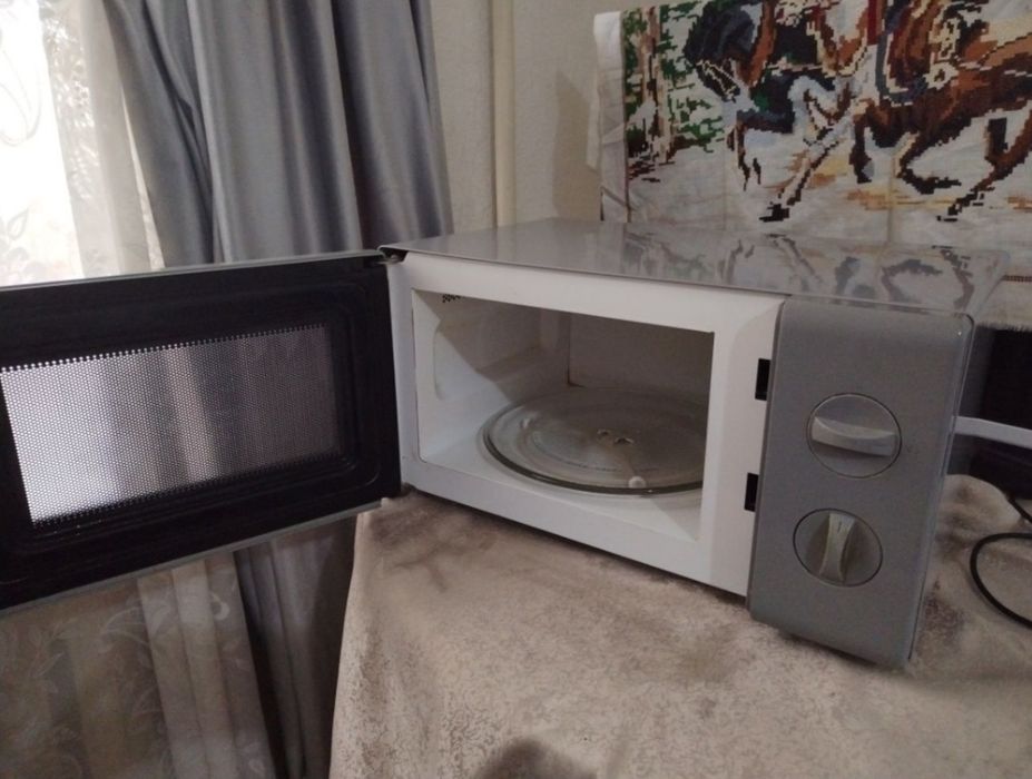 Микроволновая печь продам