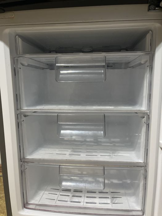 Продам холодильник на запчасти