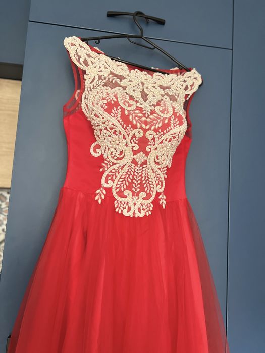 Рокля за Бал