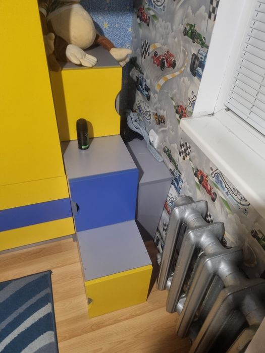 Двуетажно креватче