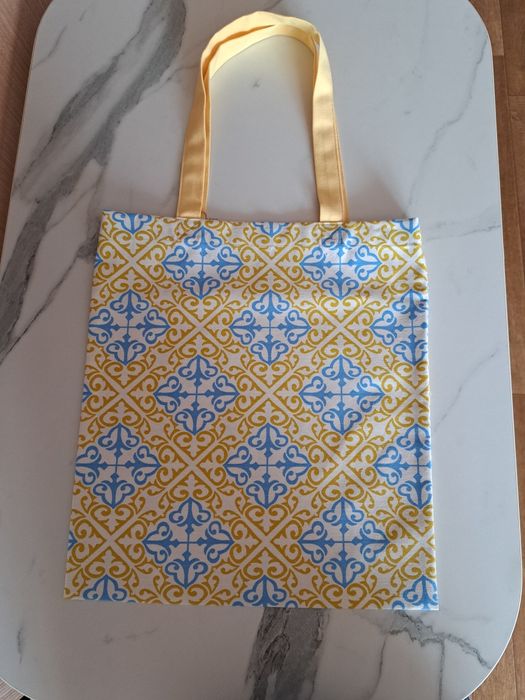 Шопперы и мини-сумочки