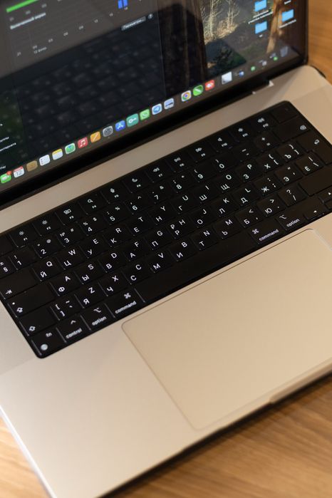 Macbook Pro 16.2” / M2 Pro / 1Tb