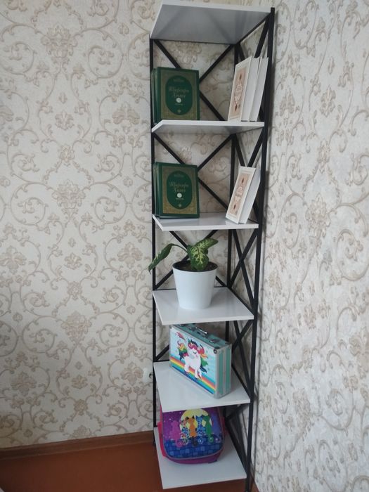 Подставка и стелаж