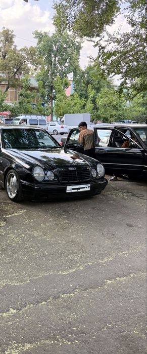 Mercedes-Benz w210 e320