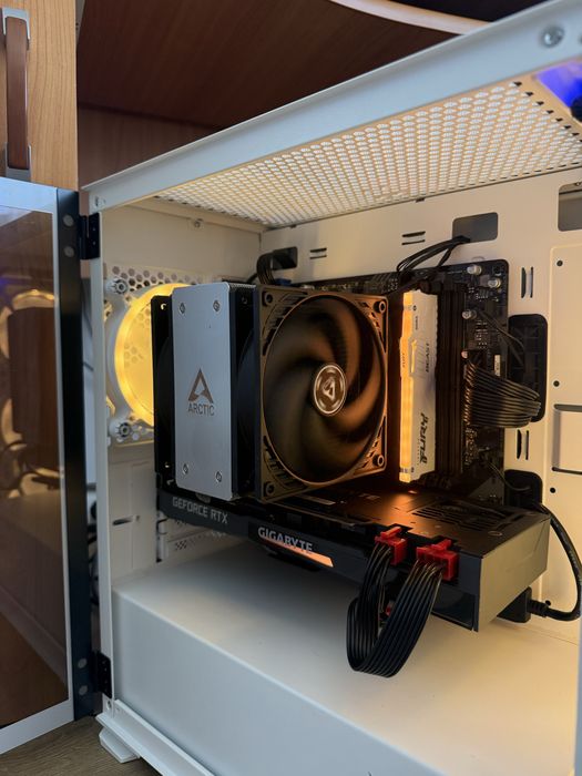 PC Gaming AM5 Ryzen 7 7700X / RTX 3070 8GB / 16GB DDR5 6000MHz / SSD 1TB NVMe / Garanție / AQIRYS Wezen White