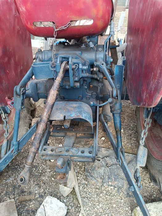 Tractor Fiat 315  de vanzare cu mici defecte + plug