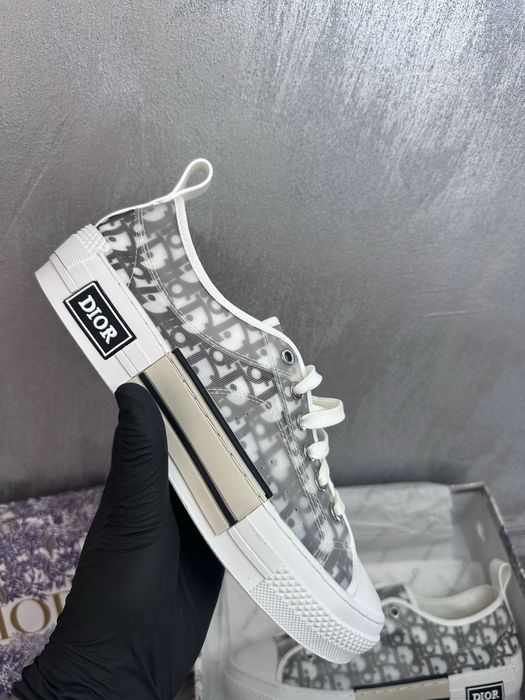Dior b 23 low oblique