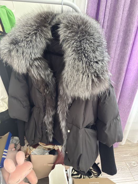 Срочно продам пуховик красивый