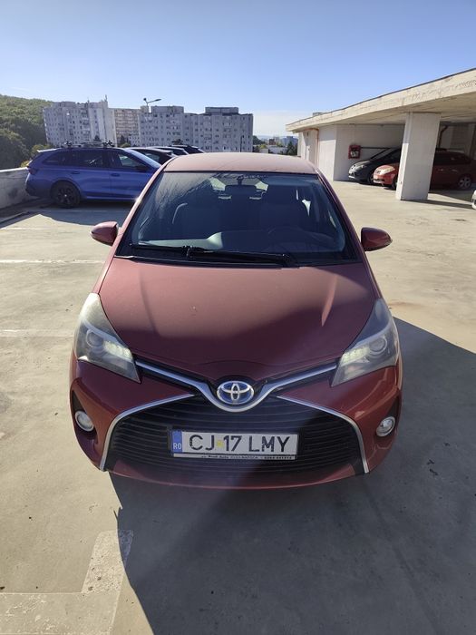 Vand Toyota Yaris Hybrid 1.5 (2015) doar 130.000km