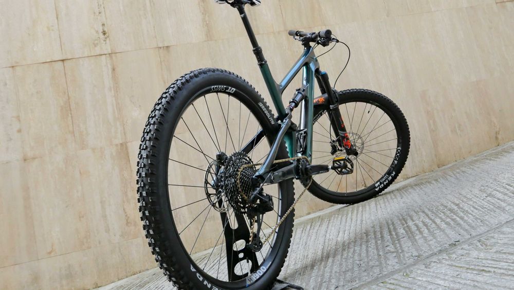 Cannondale Habit Carbon, 29", FOX 34 140 мм, SRAM GX Eagle 1x12, Code R, DT Swiss 350