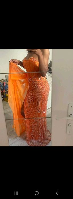 Официална    рокля