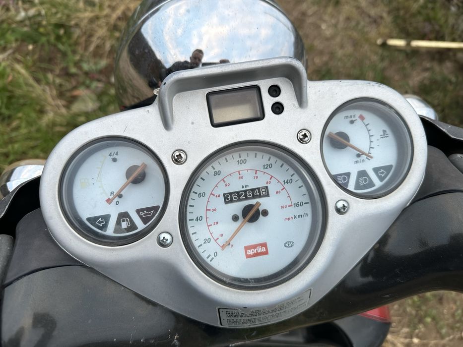 Vand Scuter Aprilia Scarabeo!