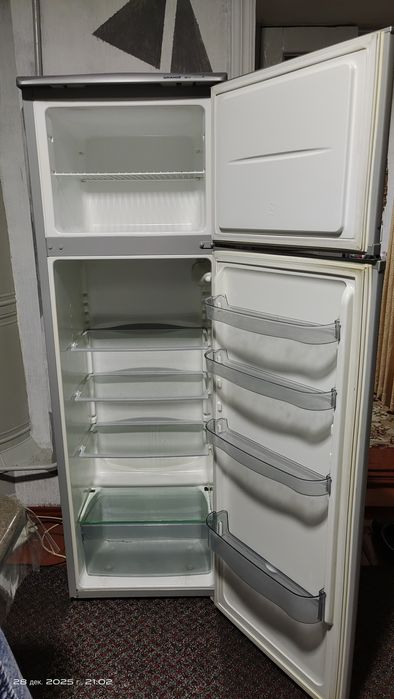 Музлатгич. Холодильник б/у