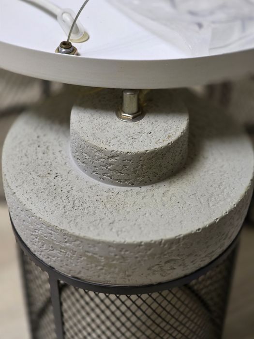 Lustră din beton / 3 becuri / Design modern - industrial / Preț fix !