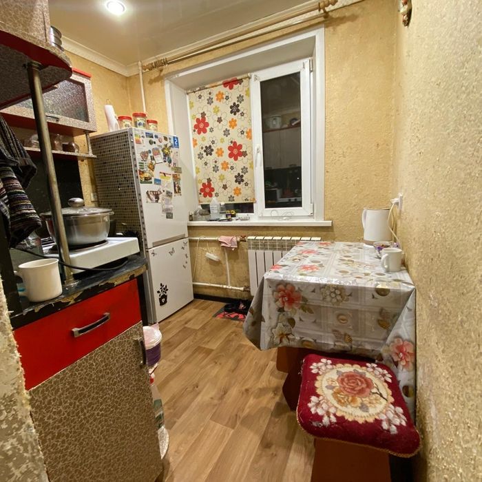 Продам 2 комн.кв, 1/5, возле 6 школы