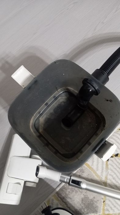 Пылесос с аквафильтром профессиональный мощный.