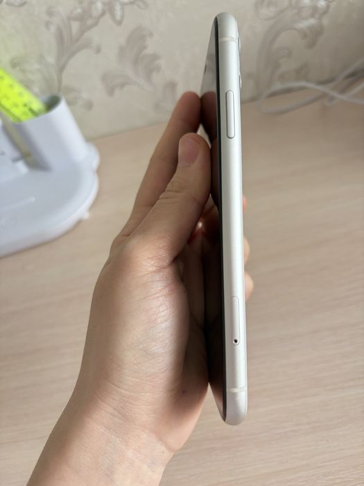Продаю iPhone 11, 128 ГБ, белый.