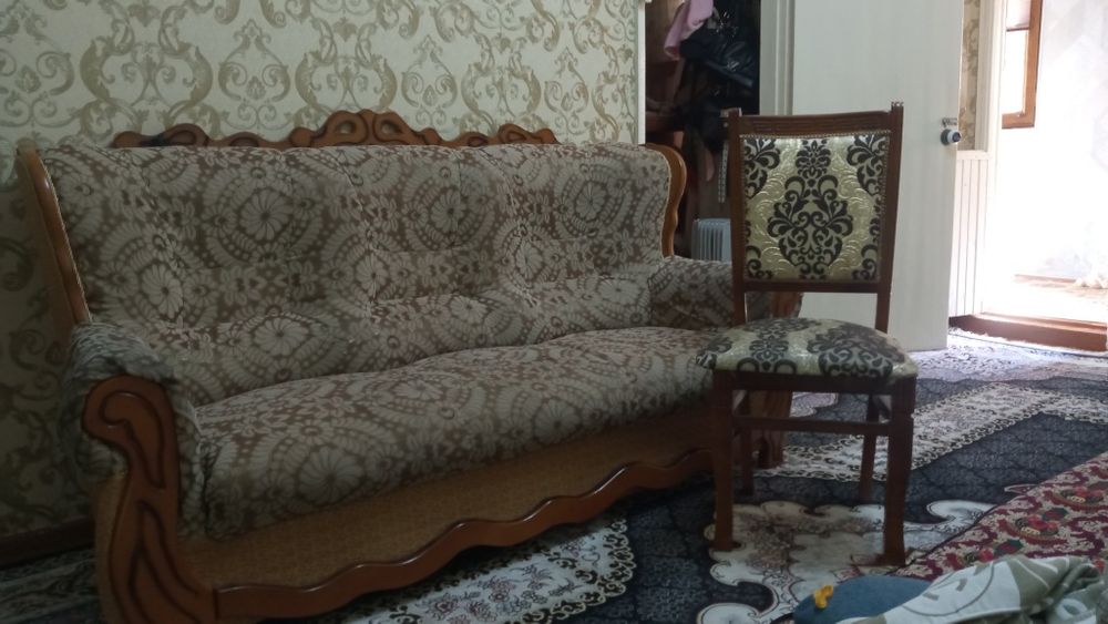 Диван с две креслом