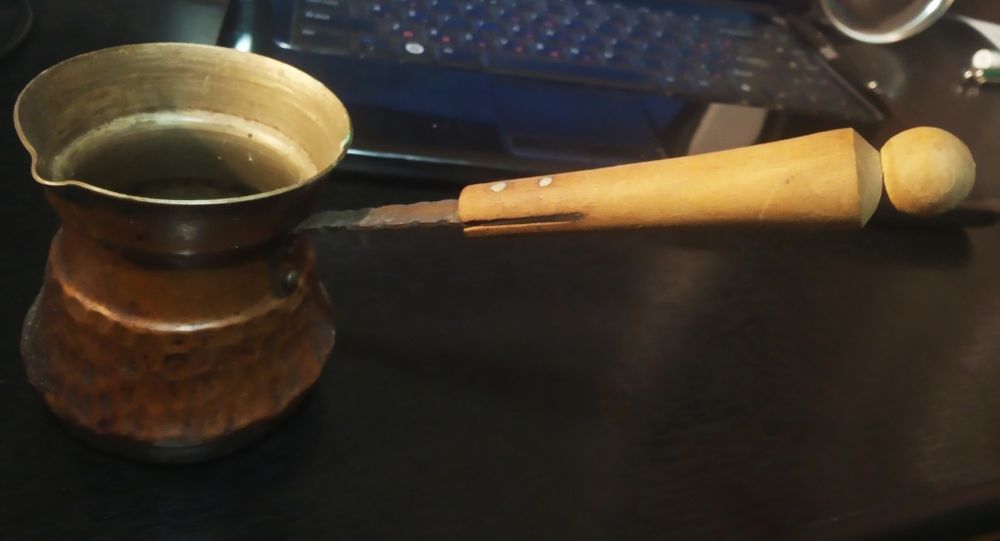 Медни  джезвета, чаши, пепелници, вази, свещници, пана/подноси