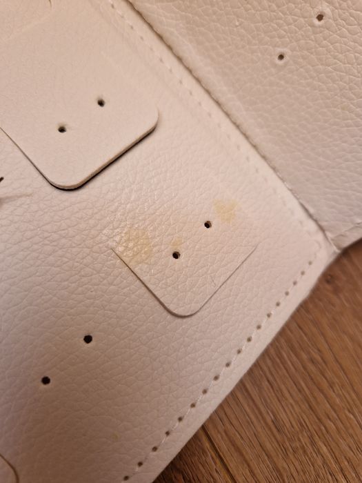 Албум за съхранение на бижута