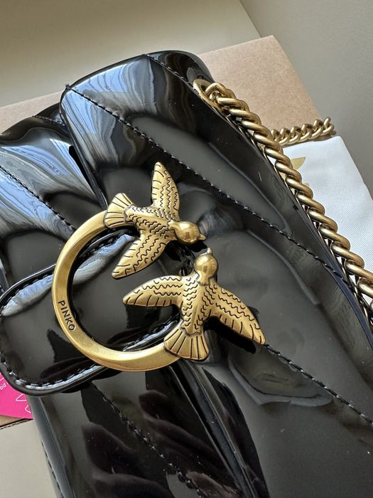 Чисто нова лачена чанта Pinko Love Puff