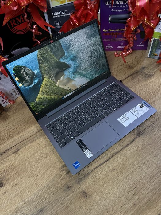 Ноутбук Lenovo Core i5-12