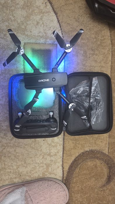 Drona cu camera Full HD