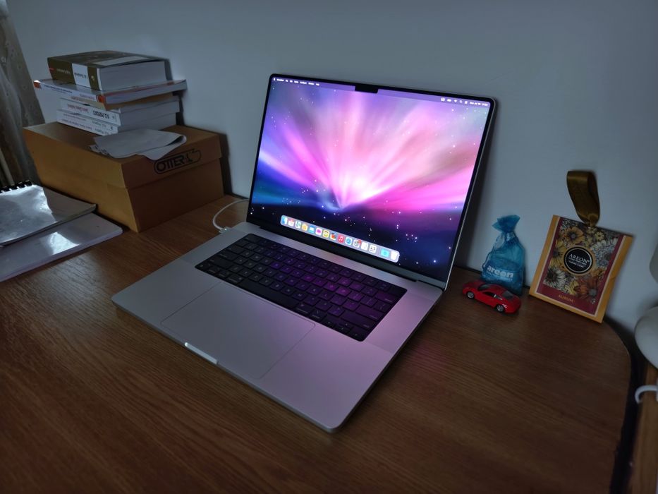 macbook pro m1 max - Laptopuri oferte online | OLX.ro