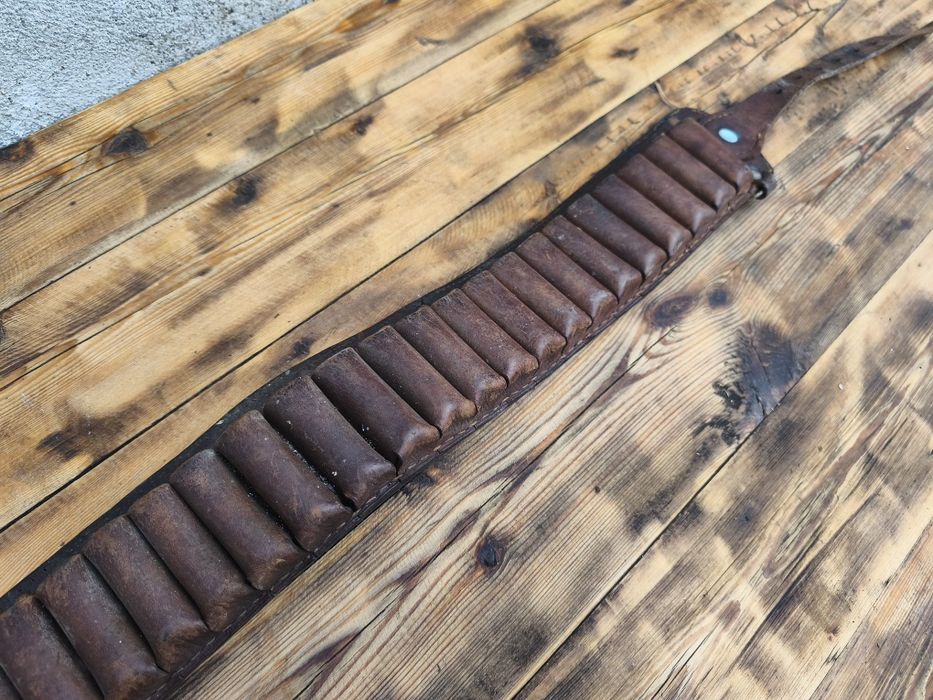 Стар кожен патрондаж