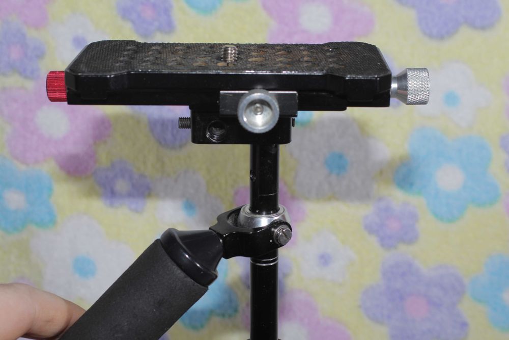 Продам 1. Стедикам  Andoer и 2. Монопод Libec MP-66DV