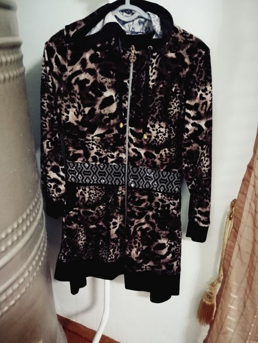 Jemfercha kardigancha jaketcha gʻalat burukcha