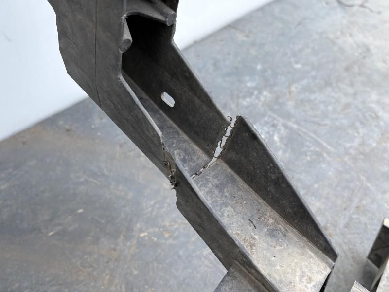 Trager cu defect Nissan NV300