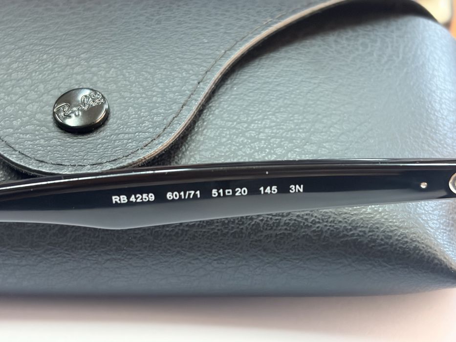 Слънчеви очила Ray Ban RB 4259
