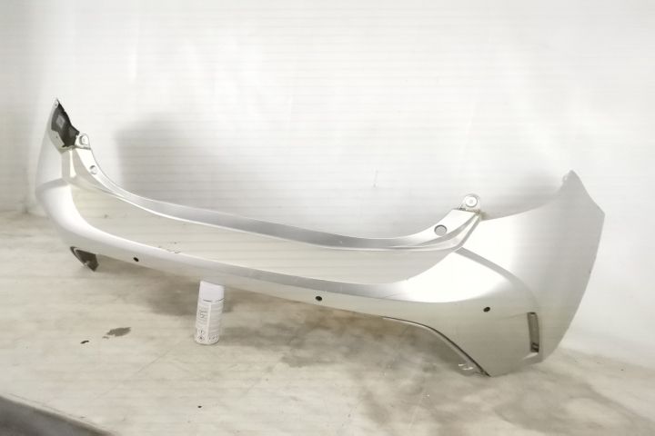 Оригинална задна броня със сензори в добро състояние Тойота Корола / T