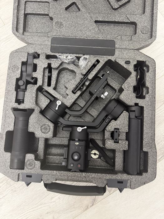 DJI Ronin SC Stabilizator Gimbal pe 3 Axe