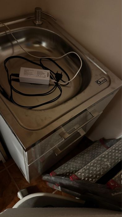 Chiuvetă Mobilă cu Roți