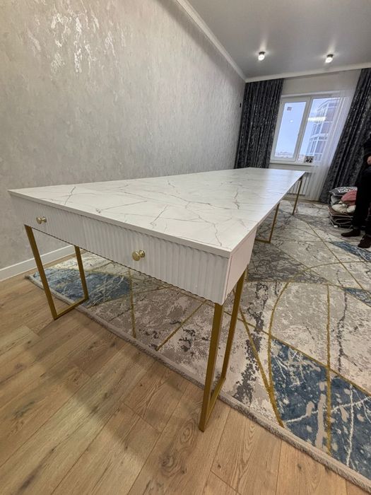 В продаже столы трансформеры