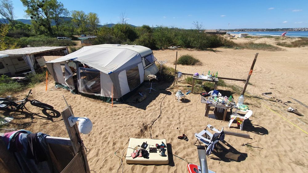 Каравана LMC Luxus 500 на Градина