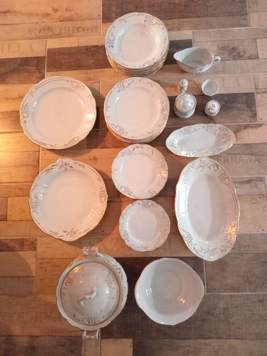 Продам столовый сервиз