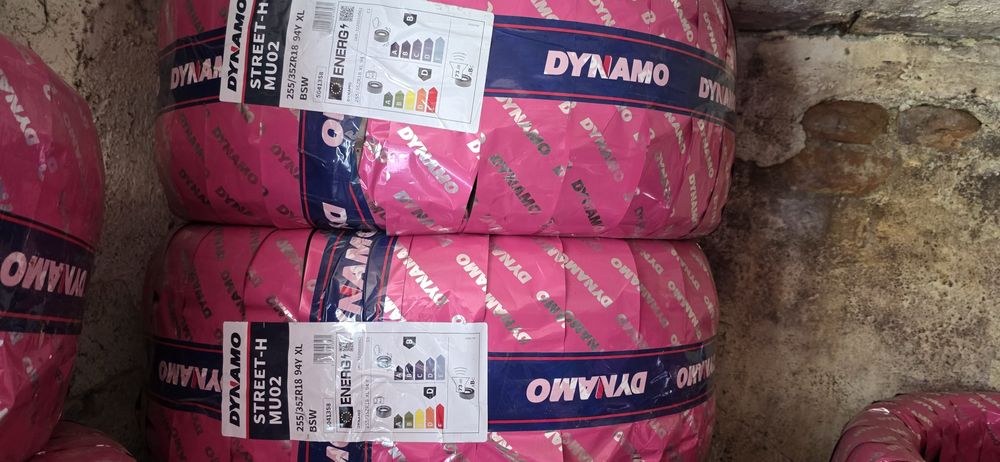 Гуми 255/35/18 нови