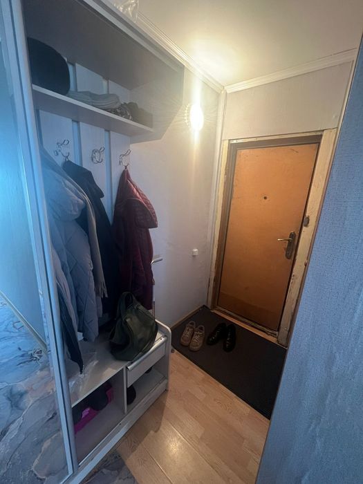 Продается двухкомнатная квартира.  Сокол.