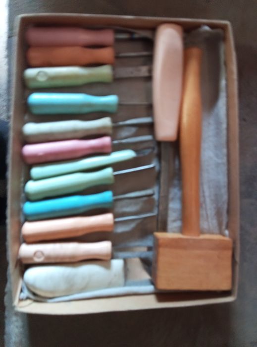 Продается набор стамесок