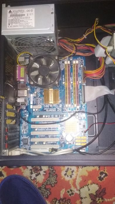 Продам системный блок 4ядра 8гигов озу 120гб ссд