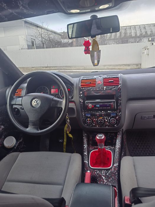 Volkswagen Golf 2005 benzină, 2.695 € — imagine 3