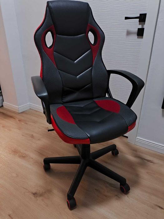 Vând scaun pentru gaming